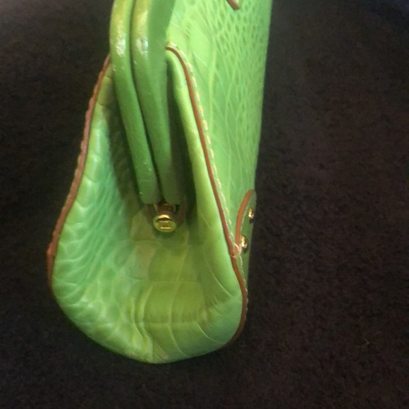 Green Michael Kors versatile clutch with gold hardware - Picture 9 of 12